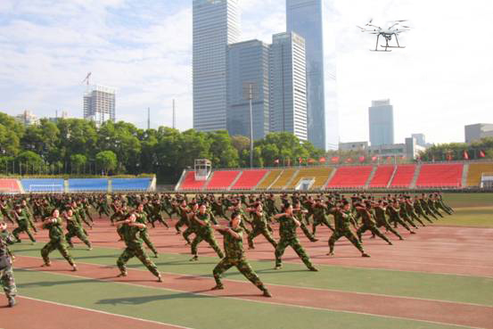 智璟科技安保無(wú)人機(jī)助力深大-冬季軍訓(xùn)總結(jié)表彰大會(huì)完美收官