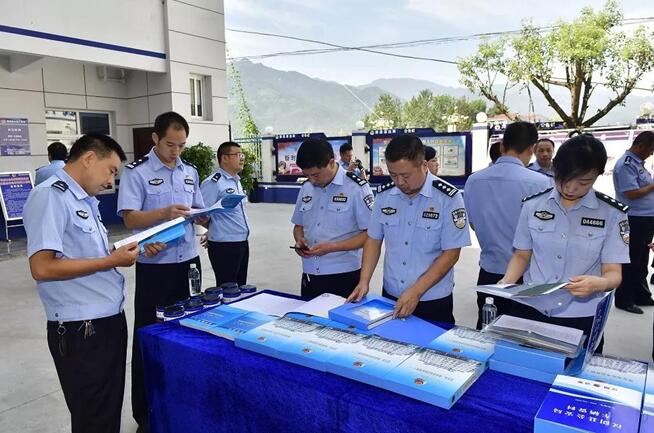 智璟無人機(jī)立足70周年國慶大慶， 為漢陰警務(wù)保障工作保駕護(hù)航