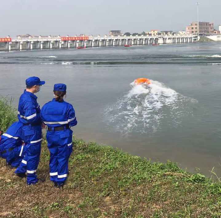 R2水上救援機(jī)器人